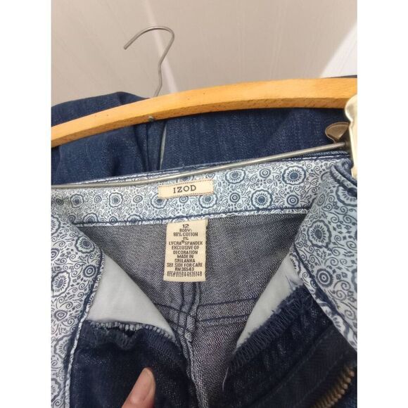 IZOD dark wash, mid-high rise Capri - cropped jeans size 12 - Picture 4 of 4